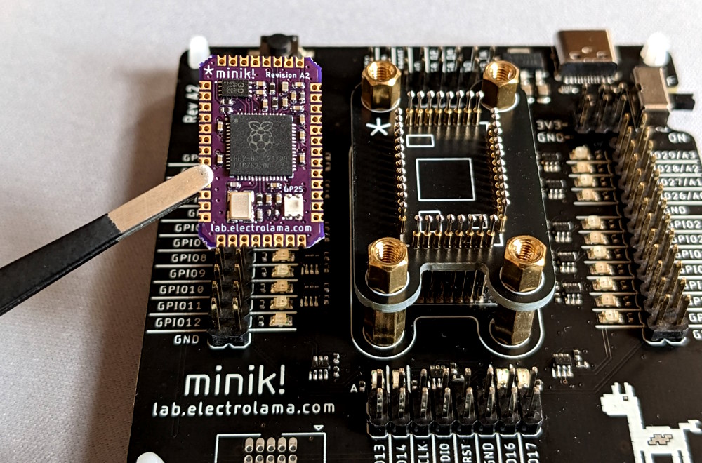 minik module to be seated on a bed of pogo pins