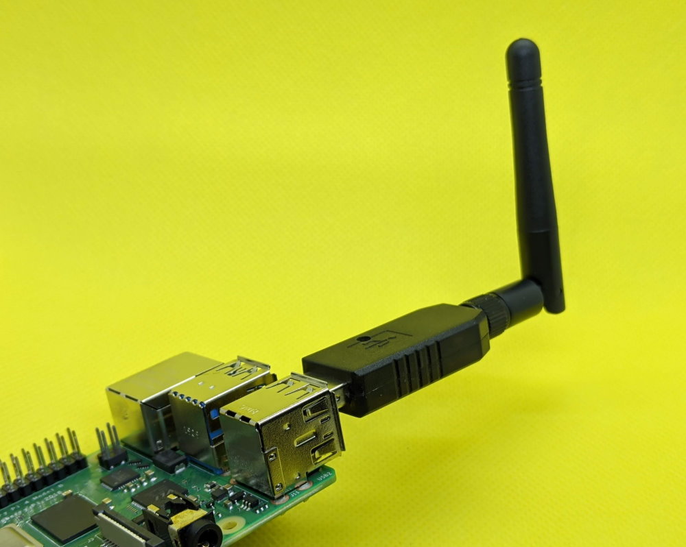 A zzh Stick connected to a Raspberry Pi